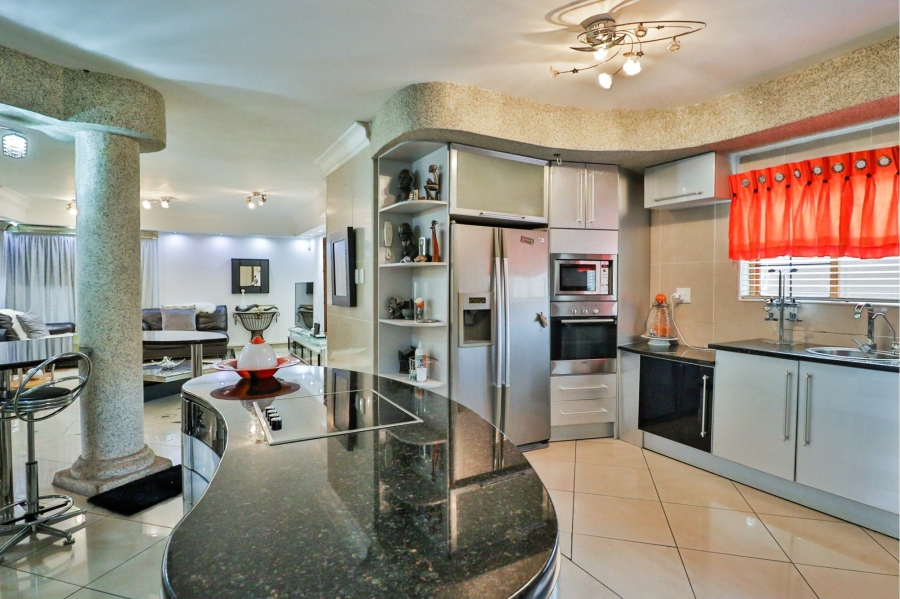 5 Bedroom Property for Sale in Birdwood Estate North West